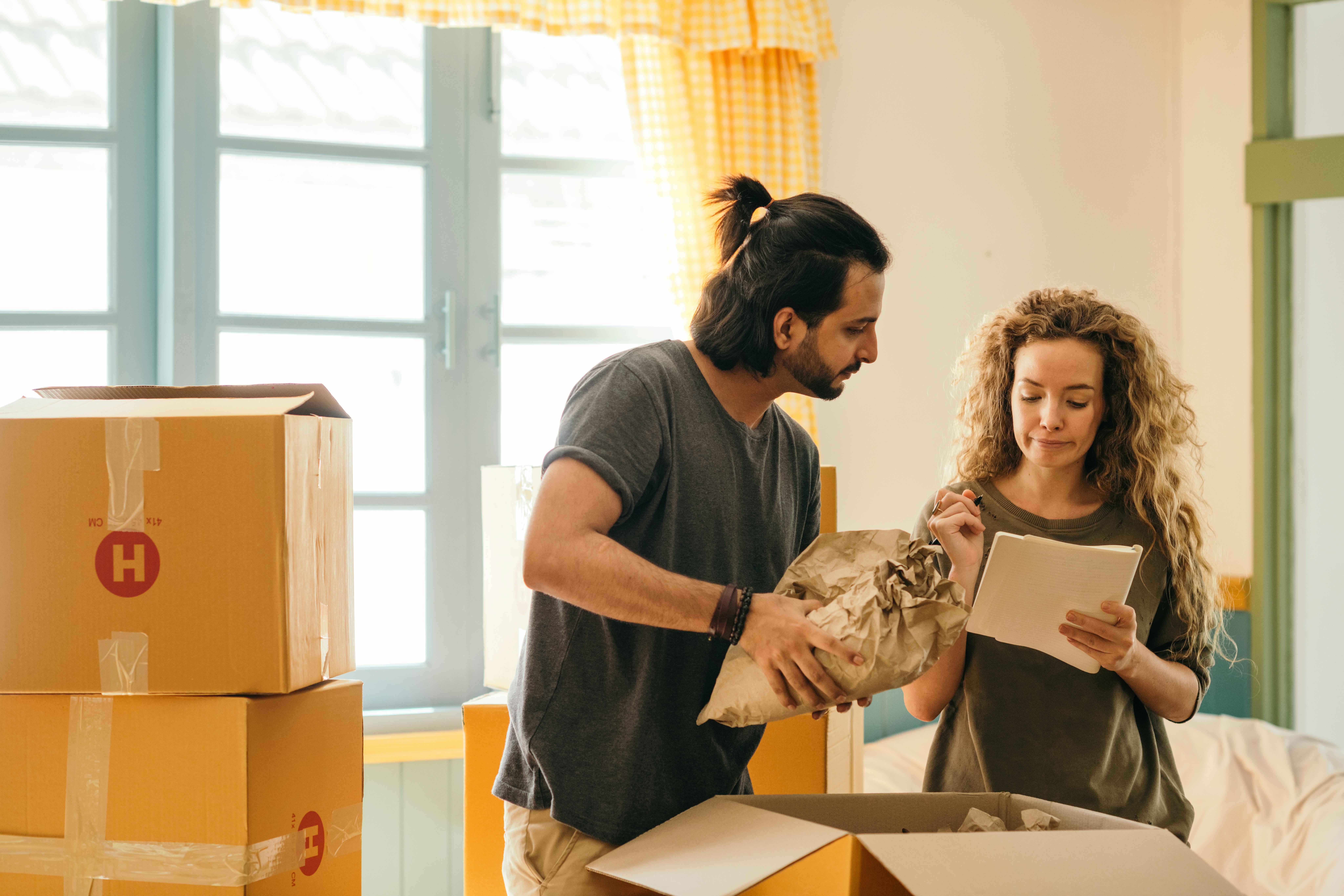 10 top tips for moving home.